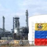 Bomberos controlan incendio en la zona industrial de Palo Verde, Caracas